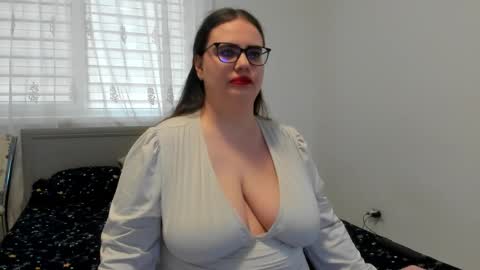 Amira Vyxen online show from 03-30-26, 06:58