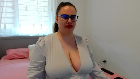 Amira Vyxen online show from 04-20-26, 05:10
