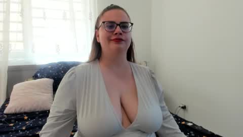 Amira Vyxen online show from 05-26-26, 05:47