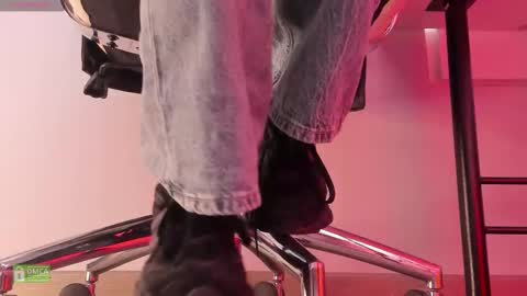 Amelia online show from 11-29-25, 05:10