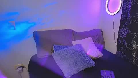 Ammelie online show from 05-14-26, 01:45