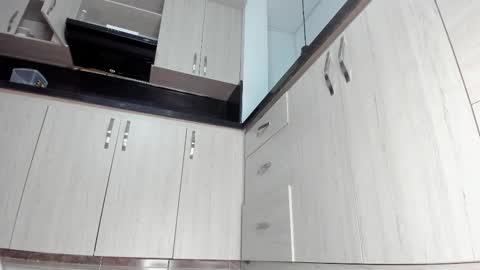 Amelya online show from 12-15-25, 08:46