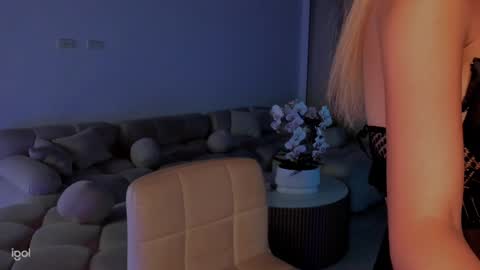 Snapshot of ammy_oxford chatting on 02-20-25, 12:19 Ammy online show from 02-20-25, 12:19