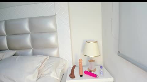    online show from 09-11-25, 02:44