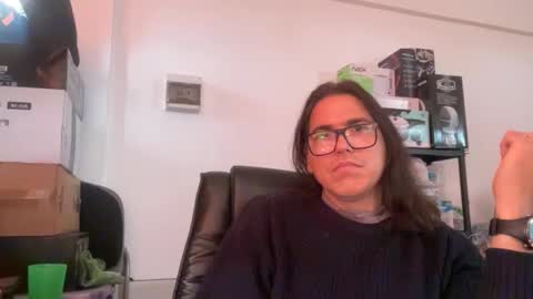 Snapshot of amo_s chatting on 10-12-25, 12:48 amo_s online show from 10-12-25, 12:48