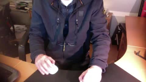 Snapshot of amor2200 chatting on 12-04-24, 07:01 Amor2200 online show from 12-04-24, 07:01