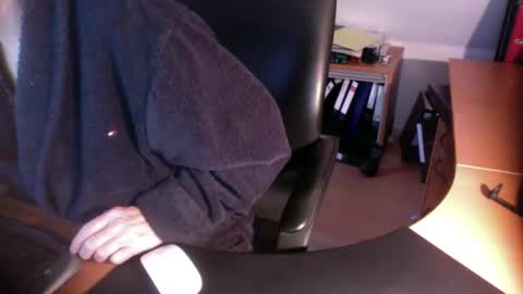 Snapshot of amor2200 chatting on 12-05-24, 08:22 Amor2200 online show from 12-05-24, 08:22