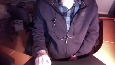 Snapshot of amor2200 chatting on 12-27-24, 03:37 Amor2200 online show from 12-27-24, 03:37