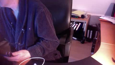 Snapshot of amor2200 chatting on 01-01-25, 10:32 Amor2200 online show from 01-01-25, 10:32