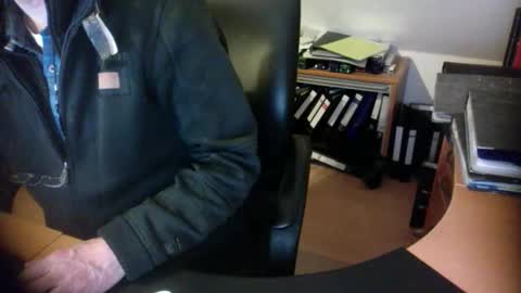 Snapshot of amor2200 chatting on 01-15-25, 06:51 Amor2200 online show from 01-15-25, 06:51