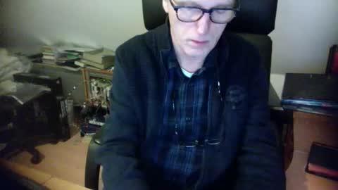 Snapshot of amor2200 chatting on 01-18-25, 08:51 Amor2200 online show from 01-18-25, 08:51