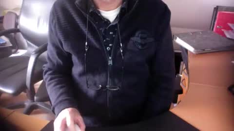 Snapshot of amor2200 chatting on 02-03-25, 09:41 Amor2200 online show from 02-03-25, 09:41