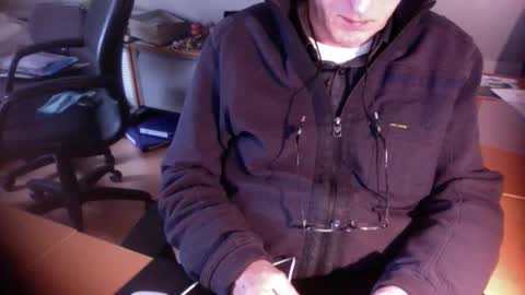 Snapshot of amor2200 chatting on 02-22-25, 03:03 Amor2200 online show from 02-22-25, 03:03