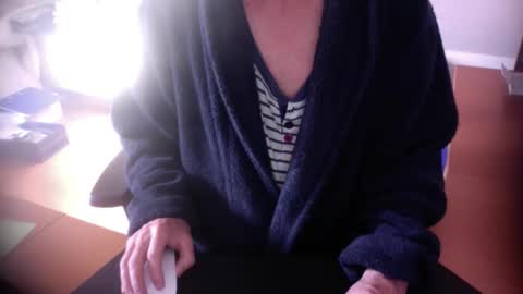 Snapshot of amor2200 chatting on 11-04-25, 09:08 Amor2200 online show from 11-04-25, 09:08