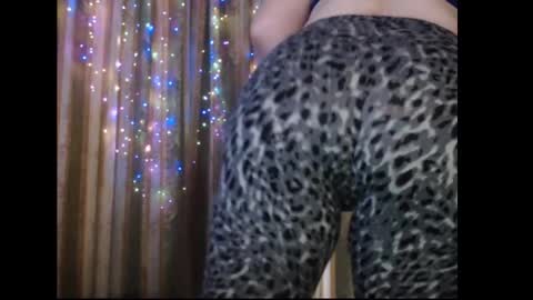 amorelara online show from 11-19-25, 12:49