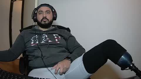 Snapshot of amputeeleo chatting on 01-06-25, 05:06 Amputee Leo online show from 01-06-25, 05:06