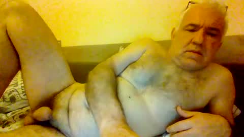 Snapshot of amstel69 chatting on 07-12-26, 06:21 amstel69 online show from 07-12-26, 06:21