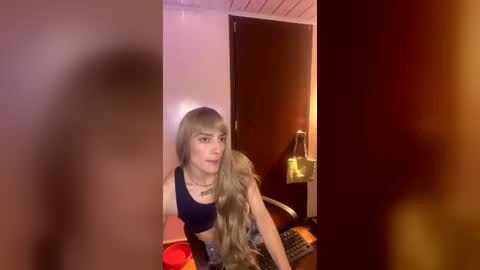 Snapshot of amum6194 chatting on 07-13-26, 01:41 amum6194 online show from 07-13-26, 01:41