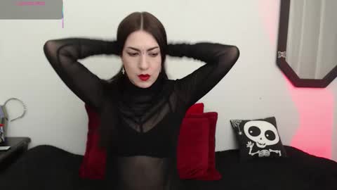 Snapshot of amy_aloqua chatting on 11-08-25, 03:23 Amy online show from 11-08-25, 03:23