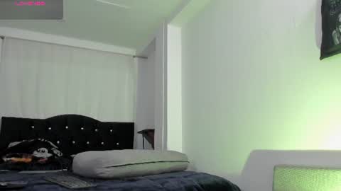 Snapshot of amy_aloqua chatting on 06-08-26, 02:28 Amy online show from 06-08-26, 02:28