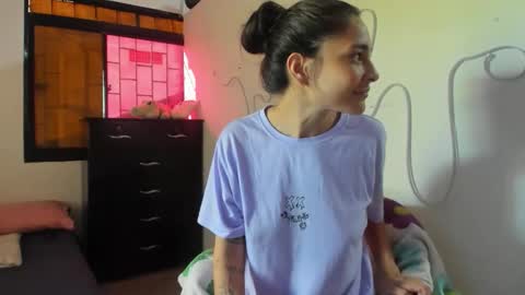 AmyEloise online show from 11-16-25, 08:36