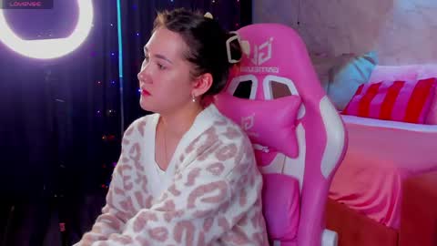 Snapshot of amy_bellel chatting on 03-02-26, 09:49 Amy follow me online show from 03-02-26, 09:49