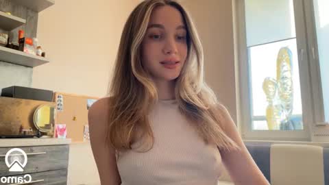 Snapshot of amy_chill chatting on 02-19-25, 01:39 Amy Chill online show from 02-19-25, 01:39