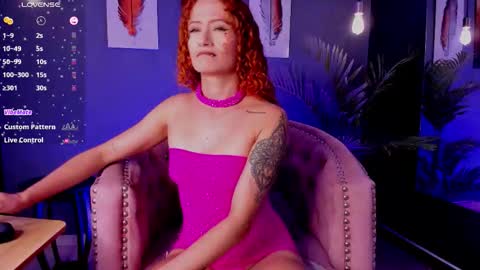 Snapshot of amy_e chatting on 11-18-25, 04:44 Amy Evans online show from 11-18-25, 04:44