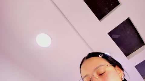 Aleja   online show from 11-22-25, 03:05