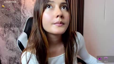 Snapshot of amy_innocent_ chatting on 11-23-25, 07:35 Amy online show from 11-23-25, 07:35