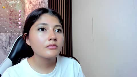 Snapshot of amy_innocent_ chatting on 01-08-26, 08:11 Amy online show from 01-08-26, 08:11