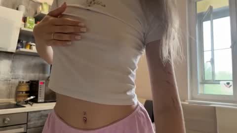 Snapshot of amy_meoww chatting on 06-24-26, 11:53 amy_meoww online show from 06-24-26, 11:53