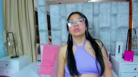 Emy Noa  online show from 05-19-26, 01:00