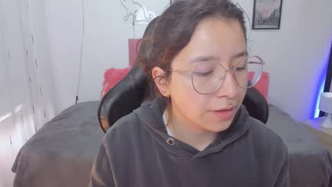 Amy sophia 3 online show from 11-10-25, 01:10