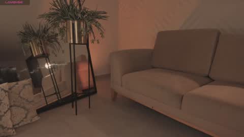 Snapshot of amyarmstrong chatting on 12-23-24, 03:07 Amy Armstrong online show from 12-23-24, 03:07