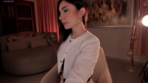 Snapshot of amyarmstrong chatting on 01-05-25, 11:22 Amy Armstrong online show from 01-05-25, 11:22