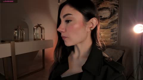Snapshot of amyarmstrong chatting on 01-20-25, 12:25 Amy Armstrong online show from 01-20-25, 12:25