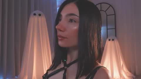 Amy Armstrong online show from 10-20-25, 02:28