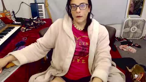 Trashely Gimpson online show from 10-28-25, 09:02