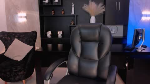 Snapshot of amydavis_ chatting on 01-11-25, 02:09 Amy online show from 01-11-25, 02:09