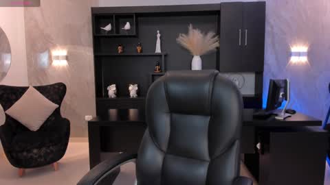 Snapshot of amydavis_ chatting on 01-11-25, 07:49 Amy online show from 01-11-25, 07:49