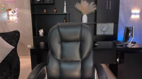 Snapshot of amydavis_ chatting on 01-12-25, 08:25 Amy online show from 01-12-25, 08:25