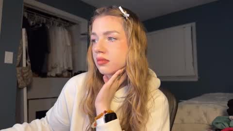 Snapshot of amyjj chatting on 11-12-25, 07:09 Amy online show from 11-12-25, 07:09