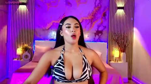 Snapshot of amyjohnsonn chatting on 06-22-26, 05:26 amyjohnsonn online show from 06-22-26, 05:26