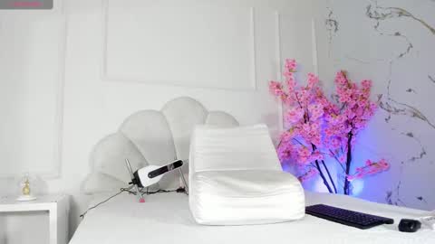 Snapshot of amykord chatting on 10-25-25, 11:40 Amykord online show from 10-25-25, 11:40