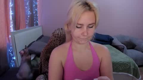 Snapshot of amymilson chatting on 02-09-26, 09:57 amymilson online show from 02-09-26, 09:57