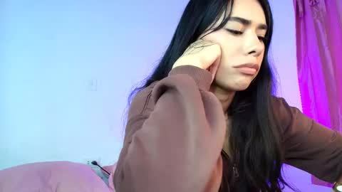 Snapshot of amyolimpo chatting on 04-22-26, 11:17 Amy ... Nice to meet u thumb up me please its important online show from 04-22-26, 11:17