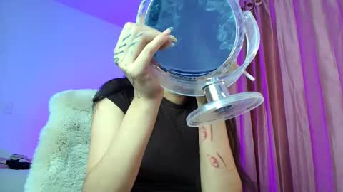 Snapshot of amyolimpo chatting on 05-22-26, 10:59 Amy ... Nice to meet u thumb up me please its important online show from 05-22-26, 10:59