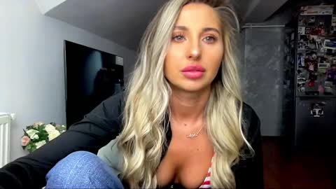 amyroberta92 online show from 01-22-25, 09:57