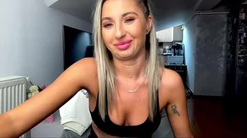 amyroberta92 online show from 02-14-25, 10:28